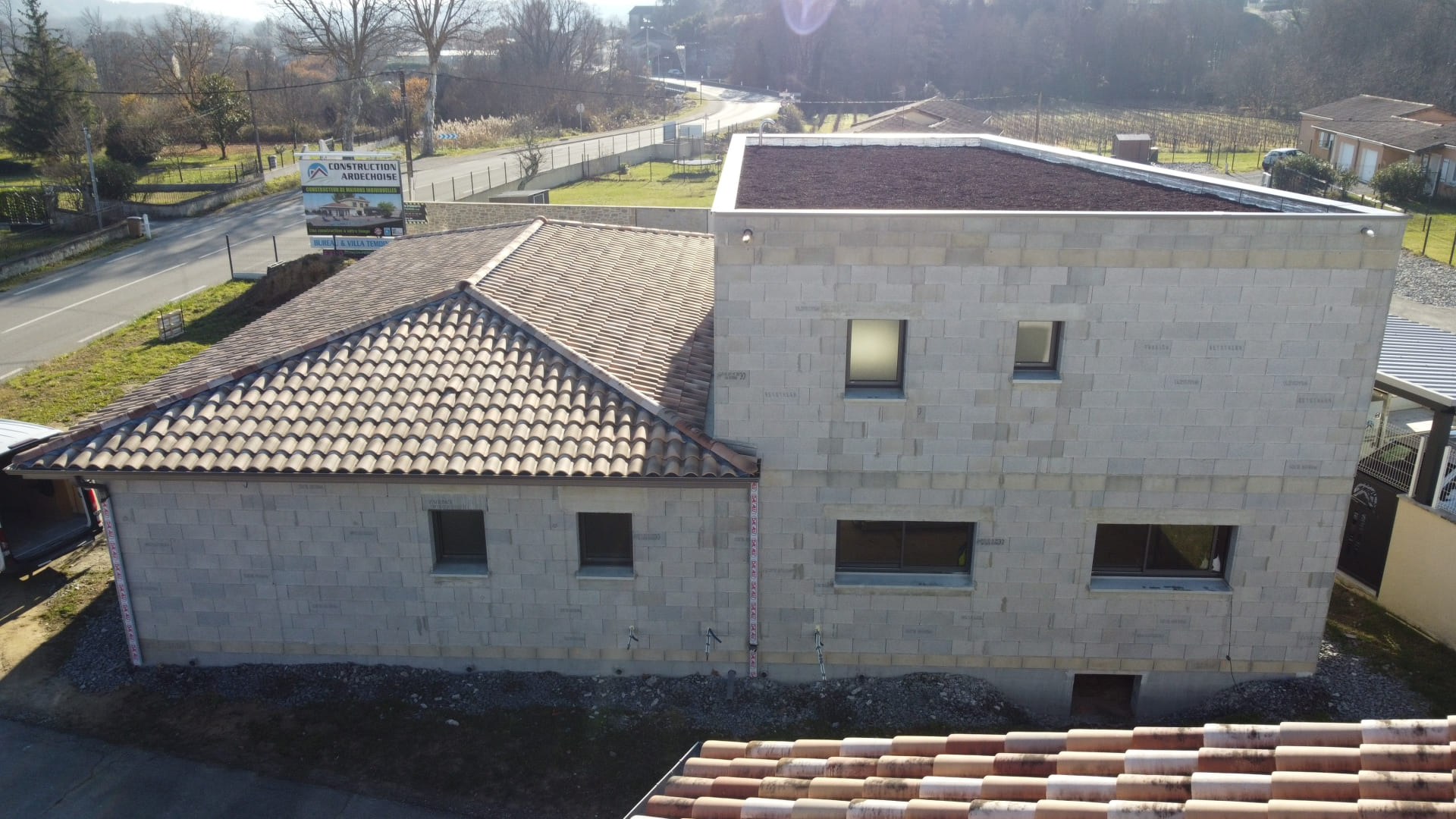 Pose des tuiles et accessoires